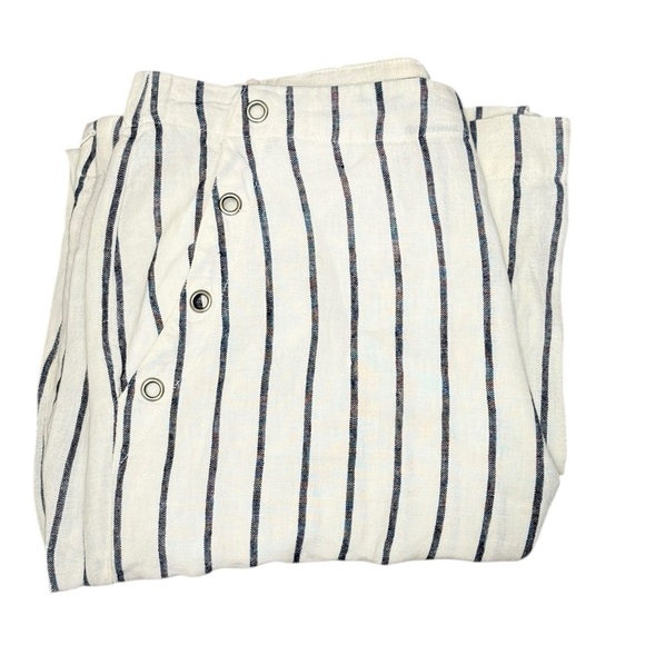Chico’s Casual Workwear Vacation 100% Linen Travel Striped Wide-Leg Pants - Picture 6 of 13